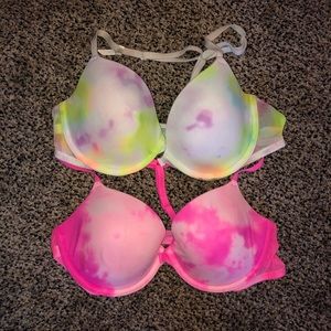2 VS Pink bras